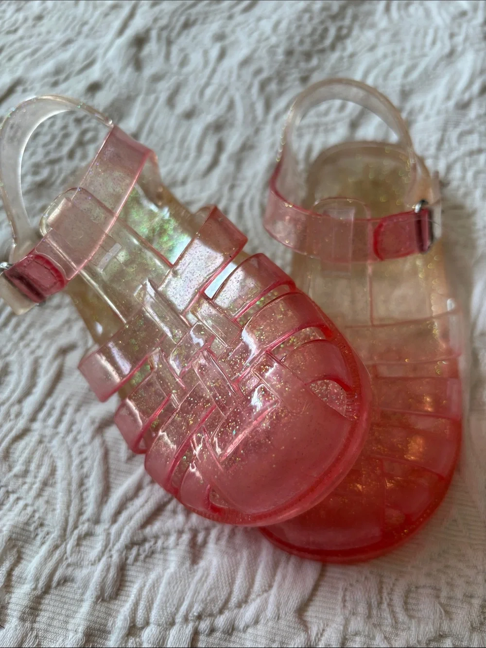 🌺 OSHKOSH JELLY SANDALS!